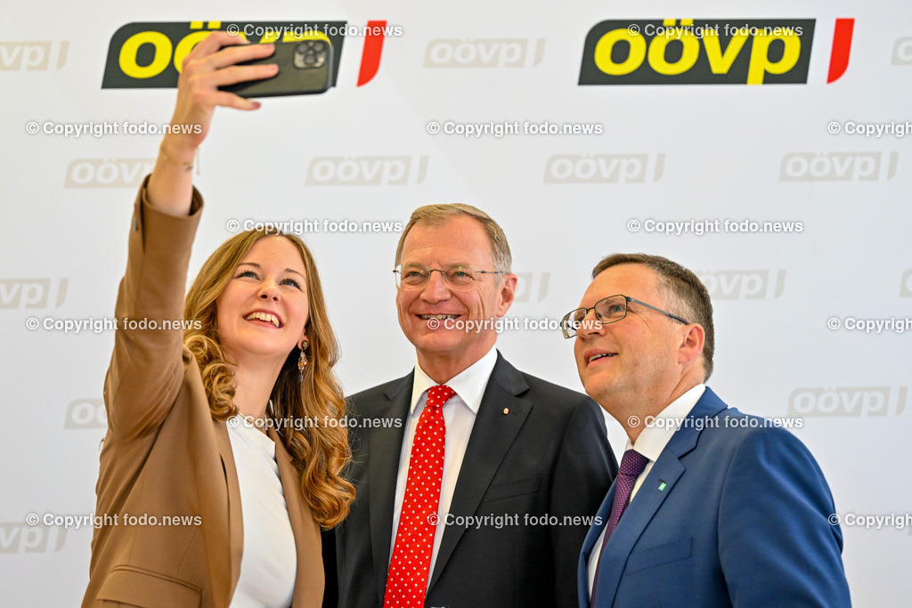 Pressekonferenz OeVP Oberoesterreich_ OOeVP-Kandidatenteam für die Nationalratswahl 2024_ 01.07.2024-45 | 01.07.2024, Linz, AUT, Pressekonferenz OeVP Oberoesterreich, OOeVP-Kandidatenteam für die Nationalratswahl - Stark fuer Oberoesterreichs Interessen, im Bild Claudia Plakolm (VP, Staatssekretaerin im Bundeskanzleramt fuer Jugendangelegenheiten und Zivildienstagenden), LH Thomas Stelzer (VP, Landeshauptmann Ooe), August Woeginger (VP, Klubobmann OeVP Parlamentsklub) 