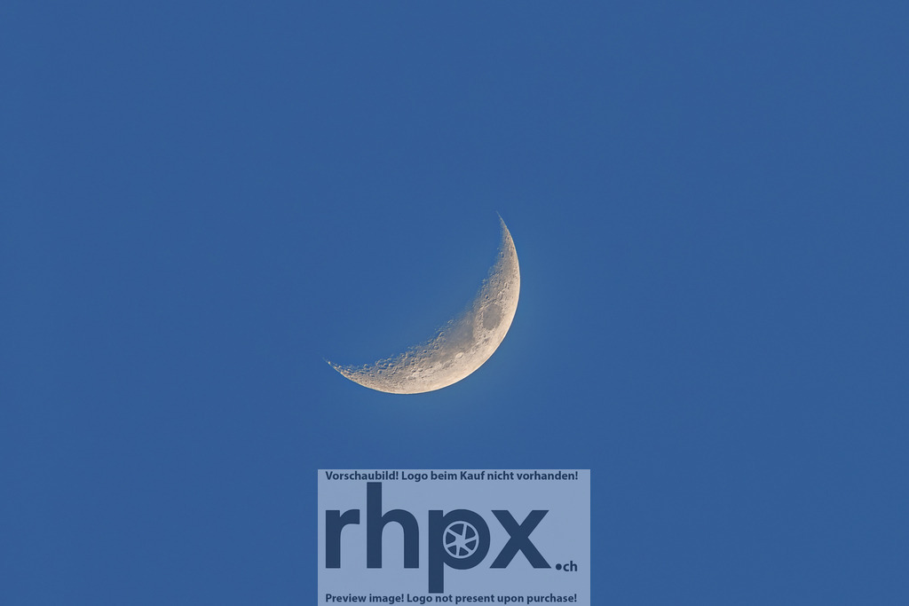 Mond | Stimmungsvolle Fotokunst aus Luzern. Erlebe den Pilatus, den See und die Stadt Luzern in exklusiven Aufnahmen in der Fotogalerie & Shop. - Realisiert mit Pictrs.com