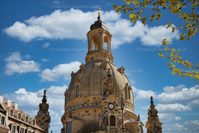 Frauenkirche_Kuppel | Fotografie Photography Dresden Photoshooting  Fotoshooting Fotografin Dresdencity Bilder  Foto Dresdenvideos Kalender Postkarten Bilderdownload Portrait Hochzeitsfotografie Familienfotos Bewerbungsbilder Studiofotografie Fotograf Dresdenbilder Business - Realisiert mit Pictrs.com