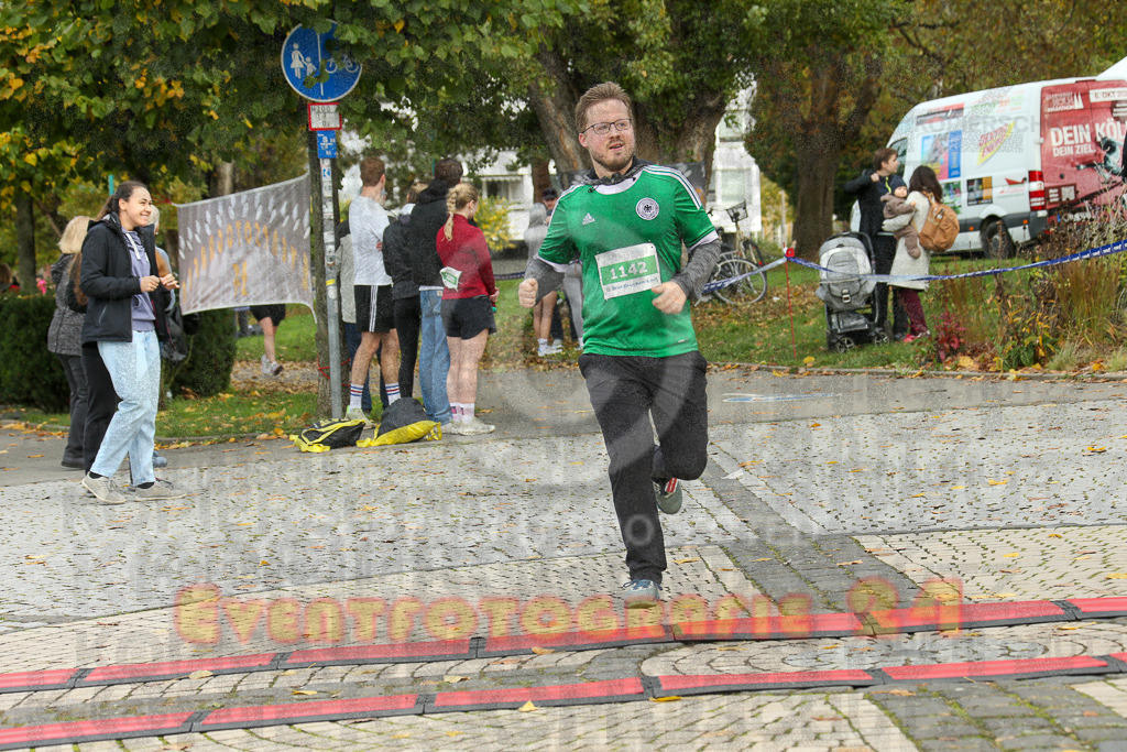 241020_1128_EX1_2470 | Sportfotografie im Rhein-Sieg Kreis, Köln, Bonn, NRW, Rheinland Pfalz, Hessen, etc. Unser Tätigkeitsfeld umfasst den Laufsport vom Volkslauf über den Marathon, Duathlon, Triathon bis zum Ultralauf wie Kölnpfad Ultra oder Schindertrail.