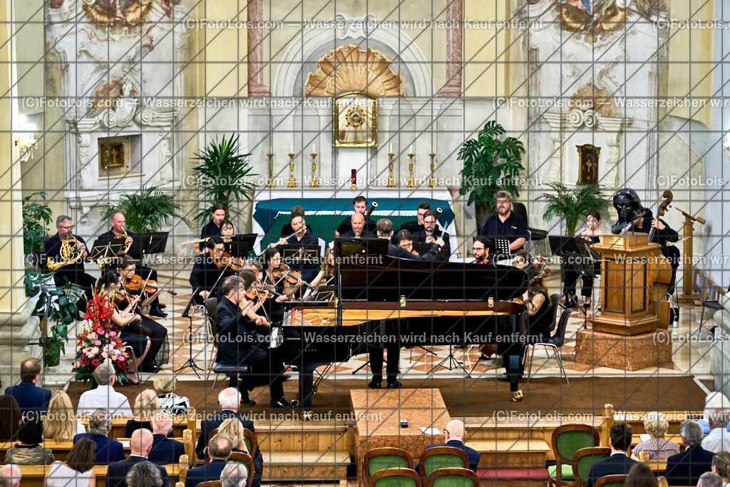 ALP8725_XXXX-Chopin-Festival_Camerata Mozartiana_Hinterhuber-Auner | (C)FotoLois.com, Alois Spandl. XXXX. Chopin-Festival in der Kartause Gaming, Eröffnujngskonzert in der Kartausenkirche mit Vera Kostner, Manfred Wagner-Artzt, Janusz Olejniczak, Camerata Mozartiana mit Dirigent Daniel Auner und Klaviersolist Christopher Hinterhuber, Fr 16. August 2024.