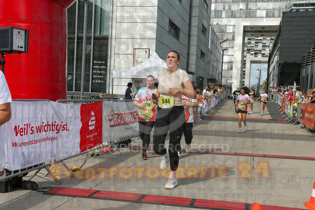 250920_1341_EX1_6181 | Sportfotografie im Rhein-Sieg Kreis, Köln, Bonn, NRW, Rheinland Pfalz, Hessen, etc. Unser Tätigkeitsfeld umfasst den Laufsport vom Volkslauf über den Marathon, Duathlon, Triathon bis zum Ultralauf wie Kölnpfad Ultra oder Schindertrail.