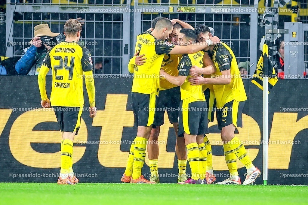 BVB07122501068 | 07.12.2025, Fußball, Borussia Dortmund - TSG 1899 Hoffenheimt, 1. Fußball Bundesliga, 13. Spieltag, Signal Iduna Park, Saison 2025 2026: Torjubel nach dem Tor zum 2:0 durch Torschütze Nico Schlotterbeck&nbsp;(BVB #04)  DFB regulations prohibit any use of photographs as image sequences and or quasi-video.