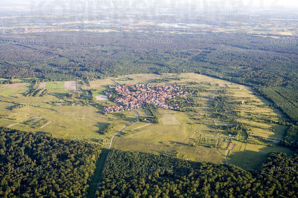 Ortsansicht aus Westen | Luftbild: Ortsansicht aus Westen im Ortsteil Büchelberg in Wörth im Bundesland Rheinland-Pfalz in Deutschland. Foto: IMG_2553.jpg vom 08.06.2006 durch Werner Riehm/FLY-FOTO.de - Realisiert mit Pictrs.com