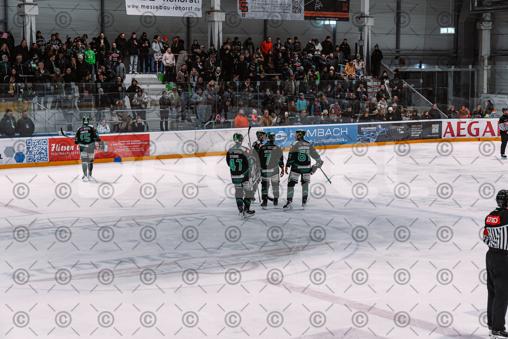 Alligators_vs_Deggendorf_30_11_2025-054 | Höchstadt Alligators Fotogalerie: Eishockey-Action aus Franken. Professionelle Spielfotos, Portraits & Stadionbilder zum Download. Jetzt entdecken! - Realisiert mit Pictrs.com