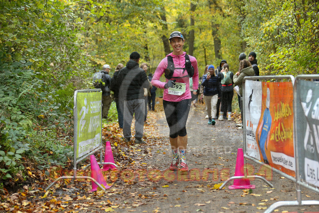 251026_1333_EX1_3643 | Sportfotografie im Rhein-Sieg Kreis, Köln, Bonn, NRW, Rheinland Pfalz, Hessen, etc. Unser Tätigkeitsfeld umfasst den Laufsport vom Volkslauf über den Marathon, Duathlon, Triathon bis zum Ultralauf wie Kölnpfad Ultra oder Schindertrail.