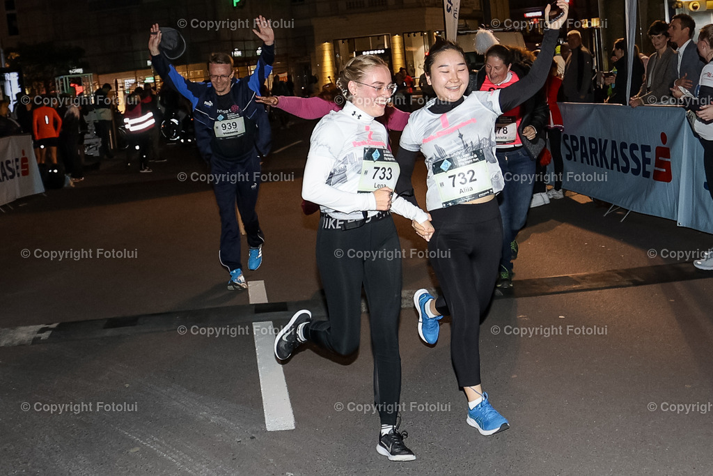 A-BINDER_20220922_0094 | LINZ,  AUSTRIA,22.Sept. 2022 - Night Run, Image shows Night Run.
Photo: Sportmediapics.com/ Manfred Binder