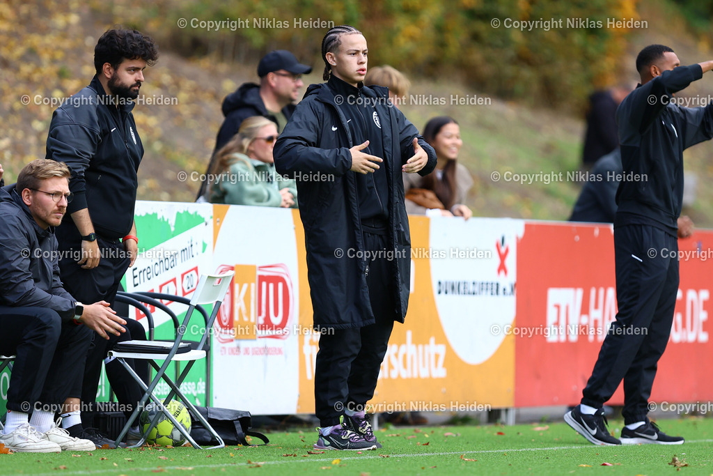 NH_EimsbüttelerTVU19_Altona93U19_RegionalligaNord_11102025 | Karl Strobel (Co-Trainer, Eimsbütteler TV U19)Fußball I Junioren I A-Junioren Regionalliga Nord I Saison 2025-2026  I 7. Spieltag I Eimsbütteler TV U19 - Altona 93 I 11.10.2025 I Sportzentrum Hoheluft