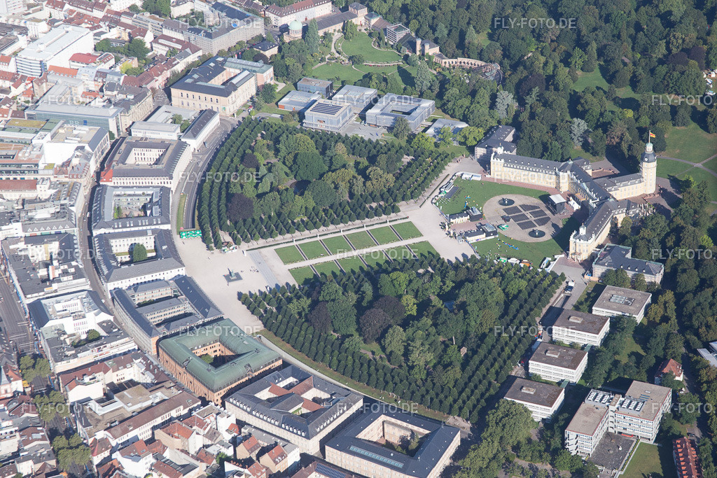 Karlsruhe, Zirkel | Luftbild: Karlsruhe, Zirkel im Ortsteil Innenstadt-West in Karlsruhe im Bundesland Baden-Württemberg in Deutschland. Foto: IMG_093039.jpg vom 13.08.2016 durch Werner Riehm/FLY-FOTO.de - Realisiert mit Pictrs.com