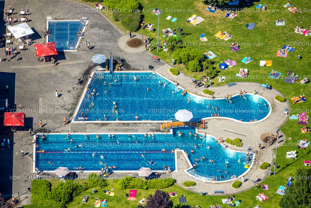 Herne240803603Freibad_Suedpol | Luftbild, Freibad Südpool, Badegäste im Schwimmbecken und auf der Liegewiese, Herne-Süd, Herne, Ruhrgebiet, Nordrhein-Westfalen, Deutschland