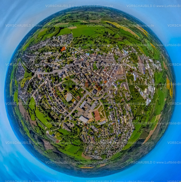 Breckerfeld240590271Mitte | Luftbild, Wohngebiet Ortsansicht Mitte, Kreisverkehr Westring und Prioreier Straße, Erdkugel, Fisheye Aufnahme, Fischaugen Aufnahme, 360 Grad Aufnahme, tiny world, little planet, fisheye Bild, , Breckerfeld, Ruhrgebiet, Nordrhein-Westfalen, Deutschland