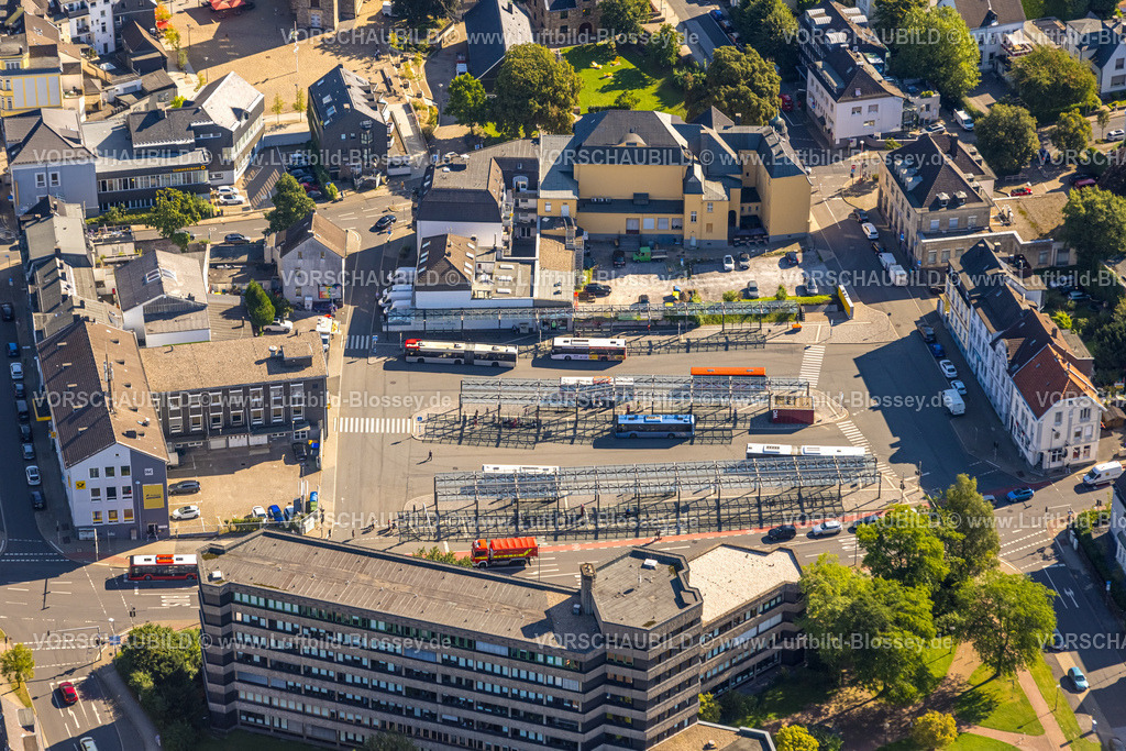 Velbert240812454 | Luftbild, ZOB Busbahnhof, Friedrich- Ebert-Straße und Am Offers, Finanzamt Gebäude, Velbert, Ruhrgebiet, Nordrhein-Westfalen, Deutschland