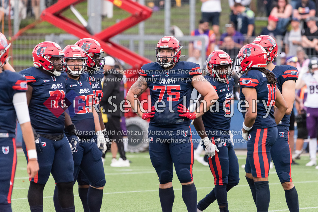 RS-1-003698 | Daryl Kamga Amia (#71, Sea Devils), David Weinstock (#69, Sea Devils, C, GER), Marvin Panienka (#75, Sea Devils, OG, GER), Simon Ajuwon Homadi (#5, Sea Devils, RB, GER), Jean-Claude Madin Cerezo (#10, Sea Devils, TE, GER)