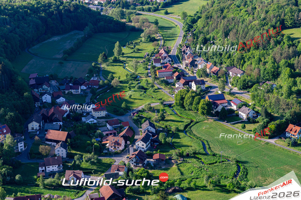 Die Luftbildaufnahme Traindorf - heiligenstadt wurde 2020 mittels Flugzeug (keine Drohne) erstellt. Perfekte Schärfe und Druck- Ergebnisse- Garantiert!