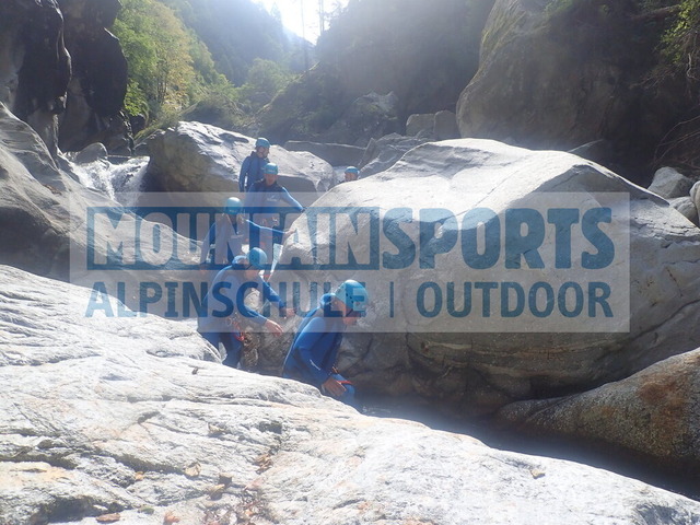 P1030053 | Bestelle die Bilder deines Berg- oder Wasser-Abenteuers mit Mountain Sports bequem von zu Hause aus direkt über unseren Online Fotoshop von pictrs.com. - Realisiert mit Pictrs.com