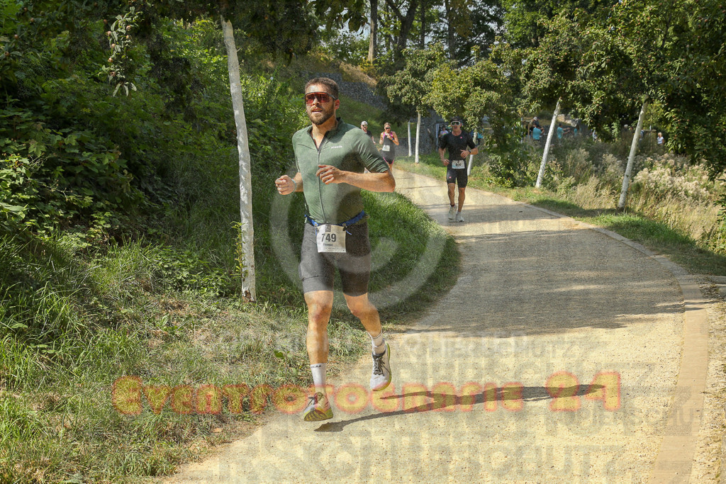 250824_1447_EX1_7588 | Sportfotografie im Rhein-Sieg Kreis, Köln, Bonn, NRW, Rheinland Pfalz, Hessen, etc. Unser Tätigkeitsfeld umfasst den Laufsport vom Volkslauf über den Marathon, Duathlon, Triathon bis zum Ultralauf wie Kölnpfad Ultra oder Schindertrail.