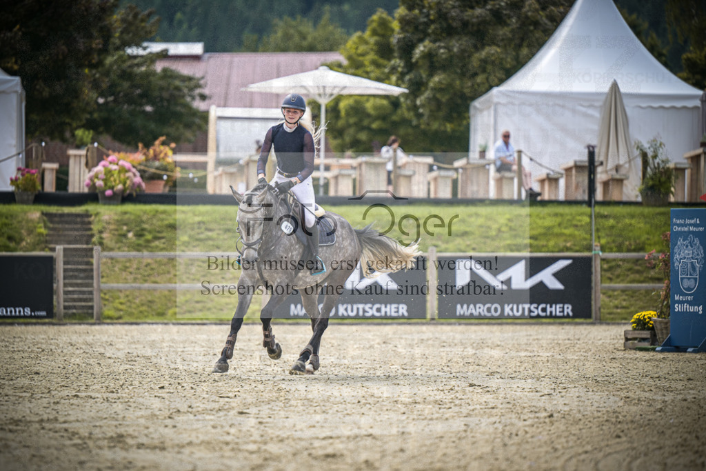 DOS_5903 | Entdecke hochwertige Reitturnierfotos von Foto Oger. Professionell, emotional und authentisch – jetzt Lieblingsmomente im Shop bestellen.Deutschlandweite Turnierfotografie. - Realisiert mit Pictrs.com