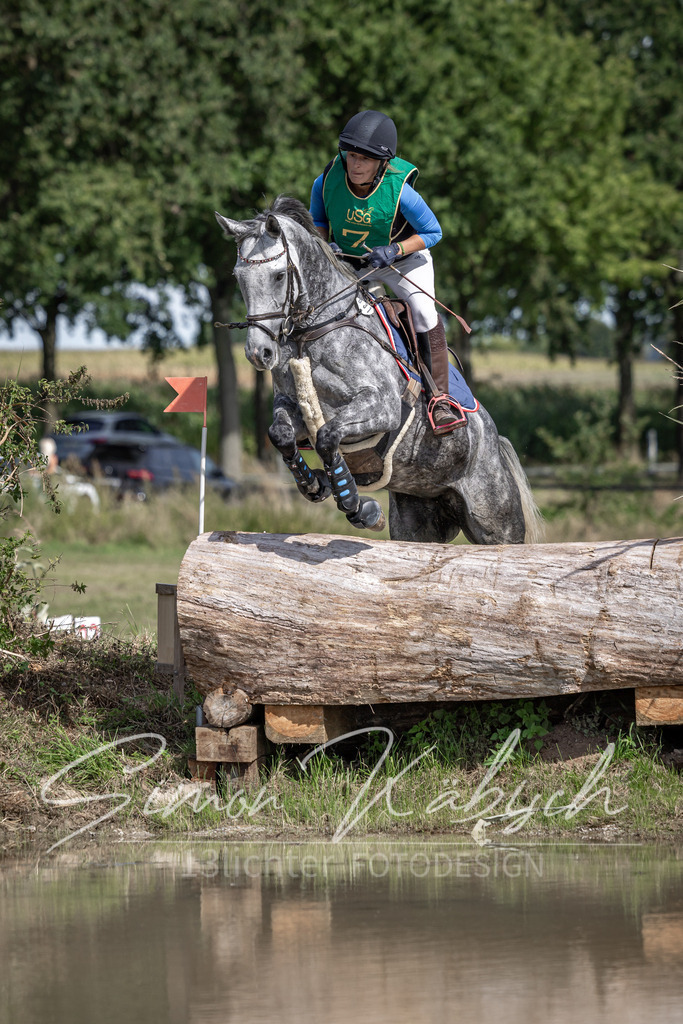 20250907-_3LI0996 | Tierfotografie Pferde, Hunde, Katzen, Haustiere.
Turnierfotografie Reitturniere, Reiten, Springreiten, Dressur in Hanau, dem Main-Kinzig-Kreis und dem Rhein-Main- Gebiet um Frankfurt