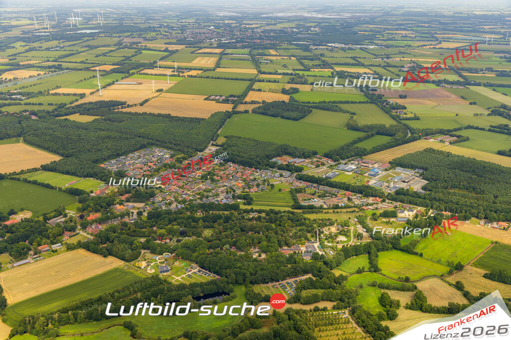 Schöne Luftaufnahme als Geschenk in Mittelsten Thüle Friesoythe - Die Luftbildaufnahme wurde 2025 vom UL-Flugzeug heraus erstellt ( keine Drohne ) - Hochauflösende Luftaufnahme -Nicht vergleichbar mit Google Maps oder Satelittenbilder- Die Geschenkidee !Mit Lizenz und Bildrechte bestellbar