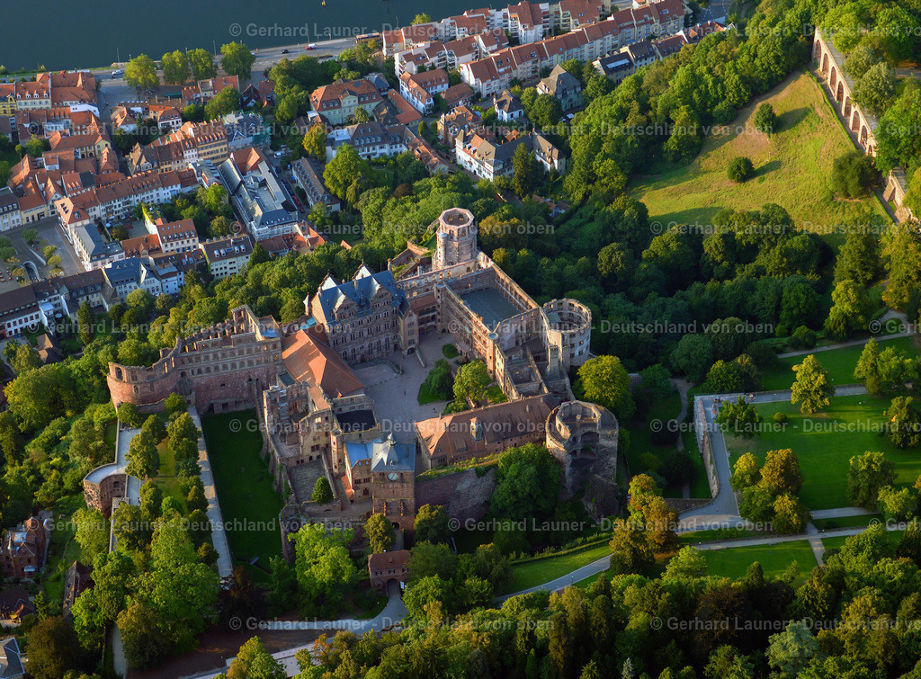 3292541 | Das Heidelberger Schloss ist eine der berühmtesten Ruinen Deutschlands und das Wahrzeichen der Stadt Heidelberg
