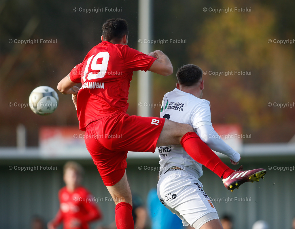 A_LUI_19102024_00017 | SPORT FUSSBALL REGIONALLIGA ASKOE OEDT -WILDON 19.10.2024 IM BILD: FLORIAN MADLMAYR (OEDT) UND SAMIR MUJKAOVIC (WILDON) FOTO.FOTOLUI