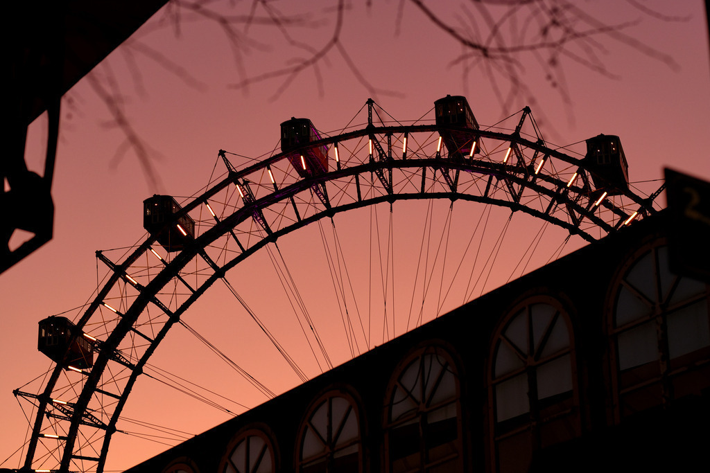 Riesenrad im Abendlicht | Wien, Austria - February 27, 2019: Prater; Riesenrad im Abendlicht. - Realisiert mit Pictrs.com