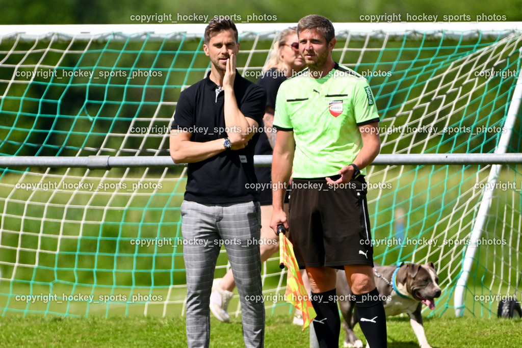 ATUS Velden vs. VST Völkermarkt | Headcoach ATUS Velden Marcel Günther Kuster, MChristof Leitner Referee, ATUS Velden vs. VST Völkermarkt, ATUS Velden vs. VST Völkermarkt am 30.05.2024 in St. Egyden (Sportpark St. Egyden), Austria, (Photo by Bernd Stefan)