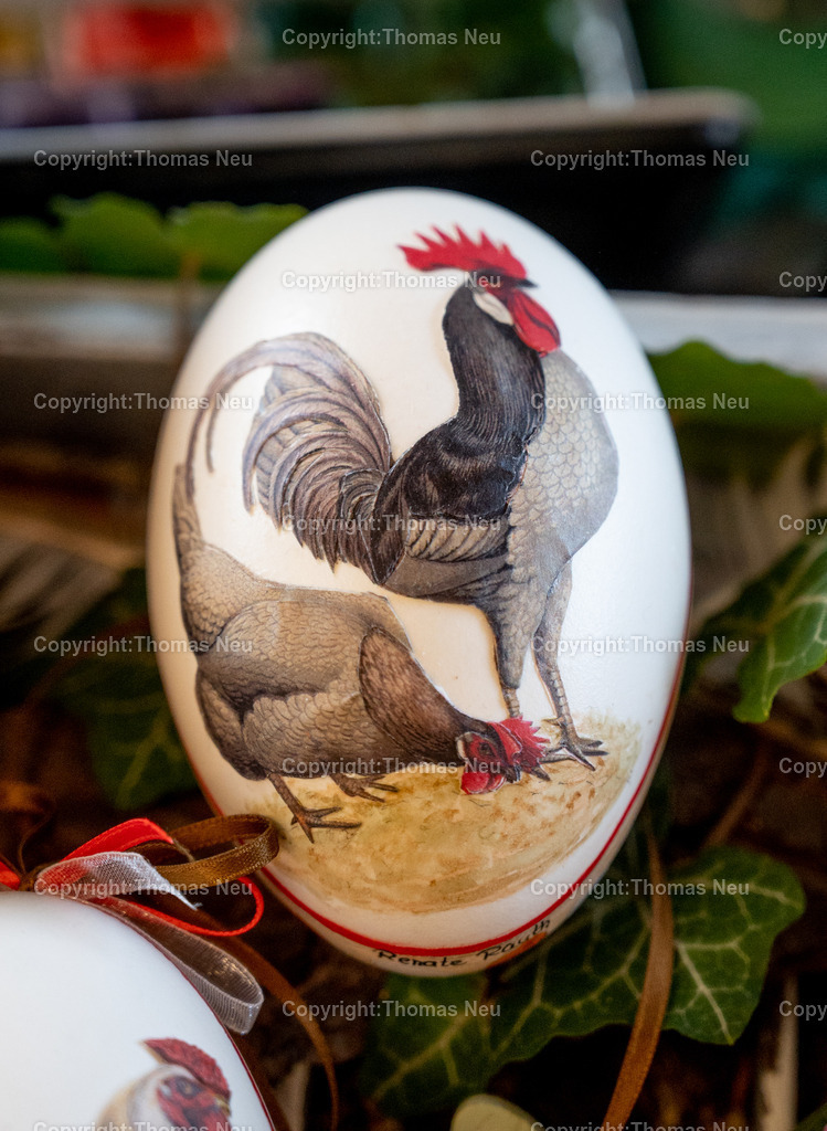 Ostermarkt_Lindenfels__DSC_9581 | bli, Lindenfels, Ostermarkt im und um das Bürgerhaus, besonders kunstvoll handbemalte Eier  von Hühnern und Gänsen gab es am Stand von Renate Rauth, ,, Bild: Thomas Neu