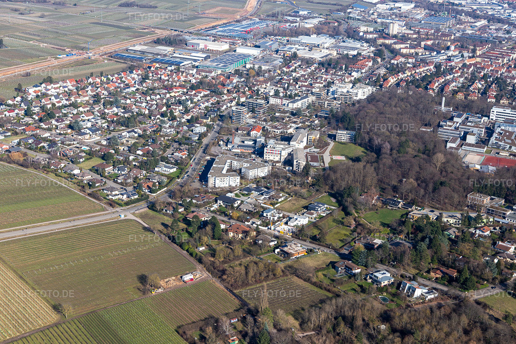 Luftbild: Studentenwohnheim Godramsteiner Straße 50., Klinikum Landau-Südliche Weinstraße in Landau in der Pfalz im Bundesland Rheinland-Pfalz in Deutschland. Foto: IMG_125282.jpg vom 21.02.2021 durch Werner Riehm/FLY-FOTO.de