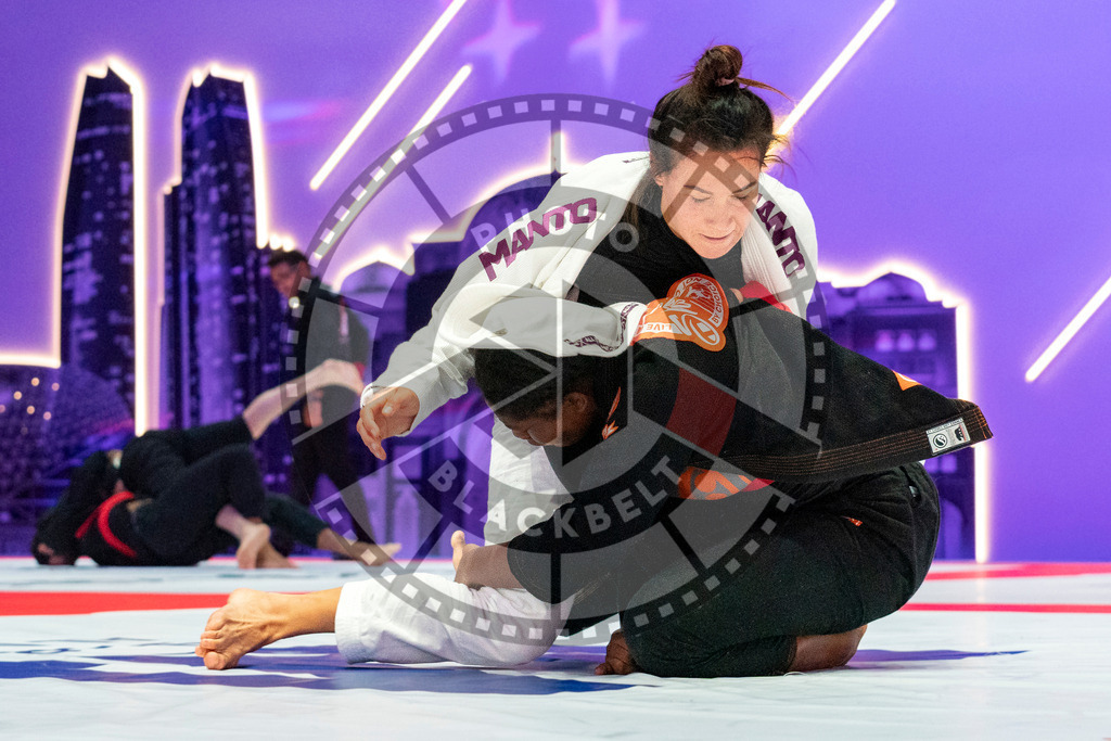20231109PBB4328 | Fighters compete during the AJP World Professional Championship in the Mubadala Arena in Abu Dhabi, Arab United Emirates, on November 9, 2023.