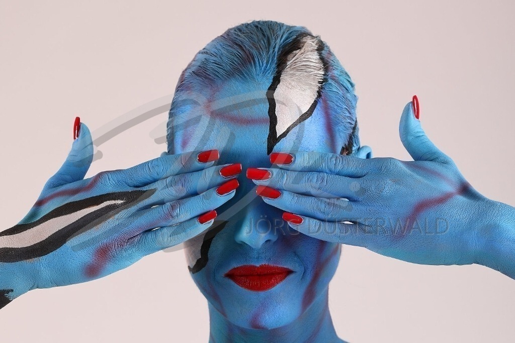 Bodypainting-LIGHTBLUE_0410 | #004 | Modell: Karo | Foto: Andreas Meier - Realisiert mit Pictrs.com