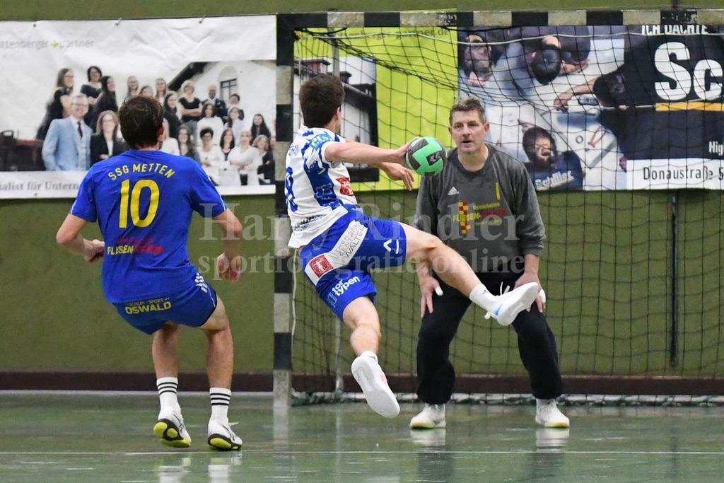 SSG Metten : ASV Dachau | Hatte eine Menge Arbeit: Mettens Nr.1 Matthias (Hias) Elgeti (Tormann SSG Metten #1) - Realisiert mit Pictrs.com