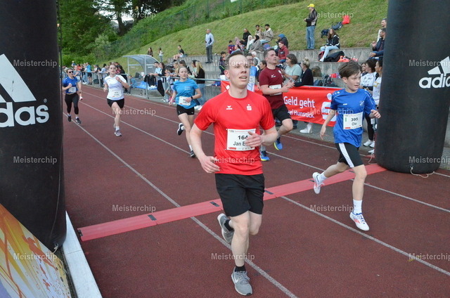 19-31-04_ | Meisterchip Fotoshop - Realisiert mit Pictrs.com