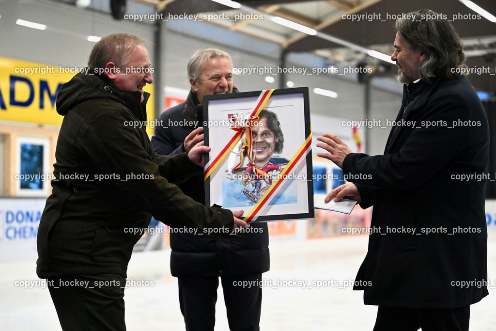 Eishallen Eröffnung Eberstein | Bürgermeister Eberstein Andreas Grabuschnig, Sport Presse Klub Kärnten Marijan VELIK, Michael Flaks Projektleiter, Eishallen Eröffnung Eberstein, Eishallen Eröffnung Eberstein am 07.12.2024 in Eberstein (Halle Eberstein), Austria, (Photo by Bernd Stefan)