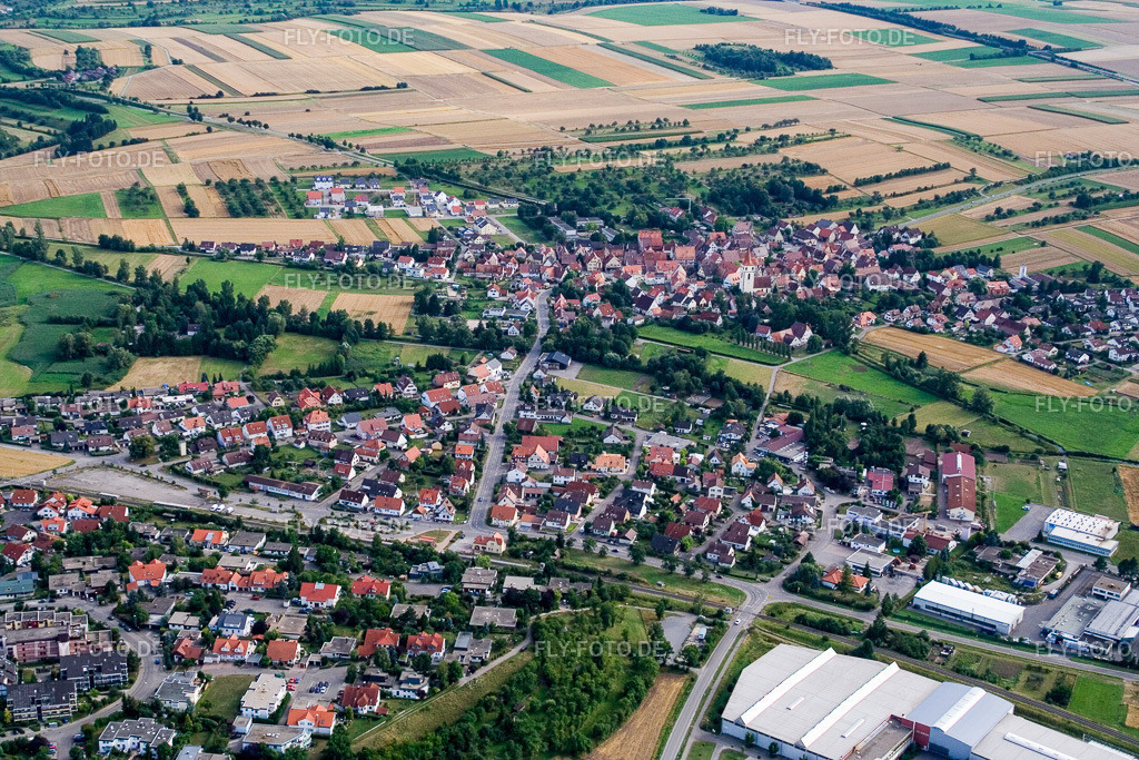 Ortsansicht der Straßen und Häuser der Wohngebiete | Luftbild: Ortsansicht der Straßen und Häuser der Wohngebiete im Ortsteil Mönchberg in Herrenberg im Bundesland Baden-Württemberg in Deutschland. Foto: IMG_12269.jpg vom 02.08.2008 durch Werner Riehm/FLY-FOTO.de - Realisiert mit Pictrs.com