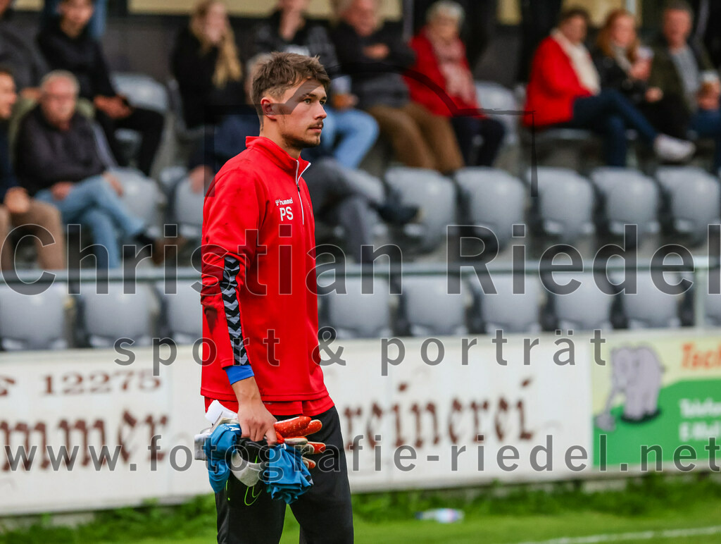 2023-08-09_004_FC_Schwaig_gegen_TuS_Geretsried | Deutschland, 09.08.2023:
Fußball, Landesliga Südost 2023 / 2024, 5. Spieltag, FC Schwaig gegen TuS Geretsried, Endergebnis: 4:1

Torwart Philipp Strunk (FC Schwaig, #30)

Foto: Christian Riedel / fotografie-riedel.net