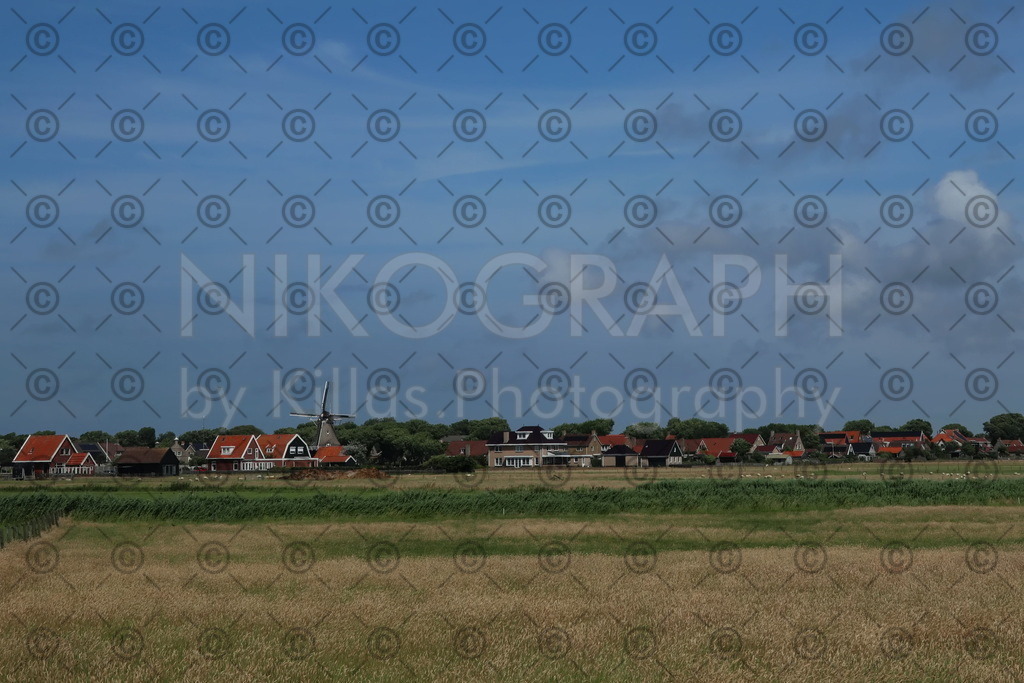 Hollum | Die Windmühle prägt die Skyline von Hollum.