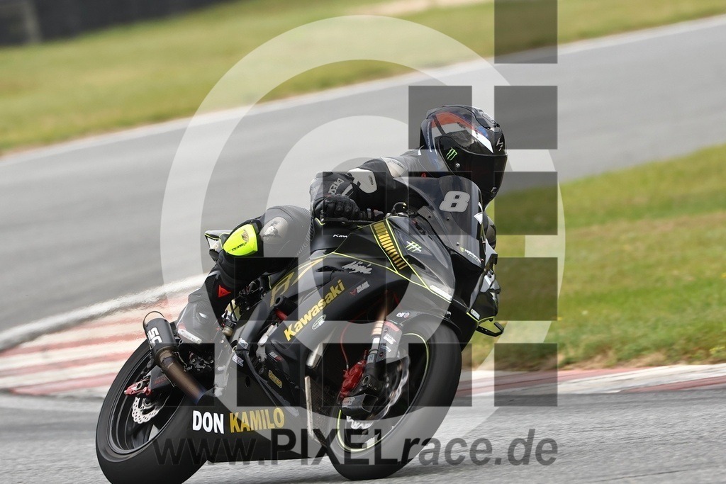 0087-20250908_10381 | Schöne Erinnerungen an spannende Momente - das festzuhalten ist unser Job. PIXELrace.de ist seit 2003 auf den Rennstrecken Europas unterwegs um die Action draußen beim Fahren und die wunderbare Stimmung imm Fahrerlager für euch einzufangen.