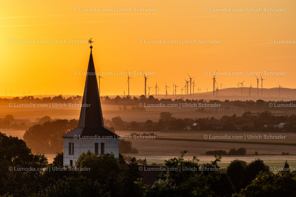 10049-14166 - Sonnenfinsternis am Huy | Stockfoto und Bilderpool mit Bildmaterial aus Deutschland, dem Harz, Halberstadt, Quedlinburg, Wernigerode und weltweit. Qualitativ hochwertige und professionelle Fotos anschauen und kaufen. - Realisiert mit Pictrs.com