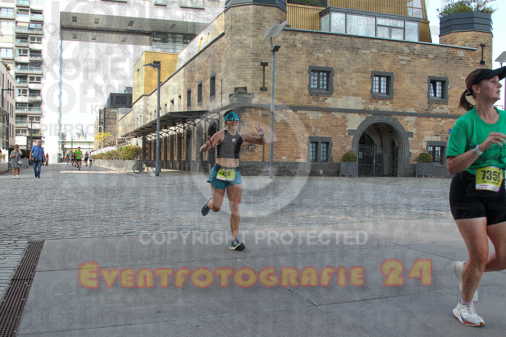 250920_1452_EV4_7365 | Sportfotografie im Rhein-Sieg Kreis, Köln, Bonn, NRW, Rheinland Pfalz, Hessen, etc. Unser Tätigkeitsfeld umfasst den Laufsport vom Volkslauf über den Marathon, Duathlon, Triathon bis zum Ultralauf wie Kölnpfad Ultra oder Schindertrail.