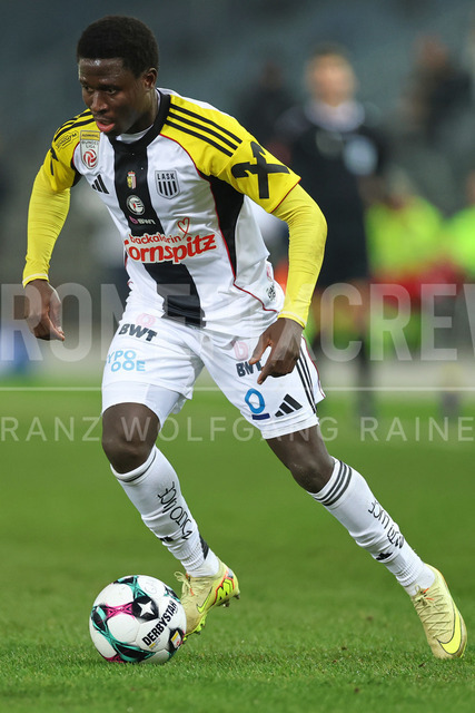Austrian Bundesliga: Grazer AK 1902 vs LASK | GRAZ, AUSTRIA, 13.DEC.25 - SOCCER - ADMIRAL Bundesliga, Grazer AK 1902 vs LASK. The image shows Emmanuel Michael (Lask).