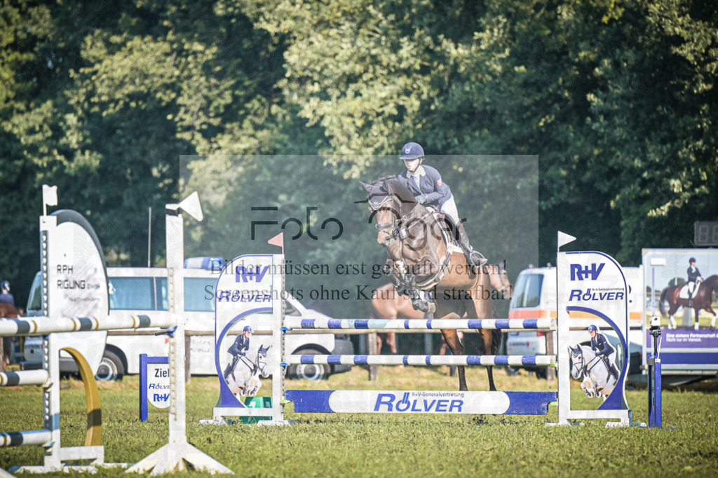 DOS_0441 | Entdecke hochwertige Reitturnierfotos von Foto Oger. Professionell, emotional und authentisch – jetzt Lieblingsmomente im Shop bestellen.Deutschlandweite Turnierfotografie. - Realisiert mit Pictrs.com