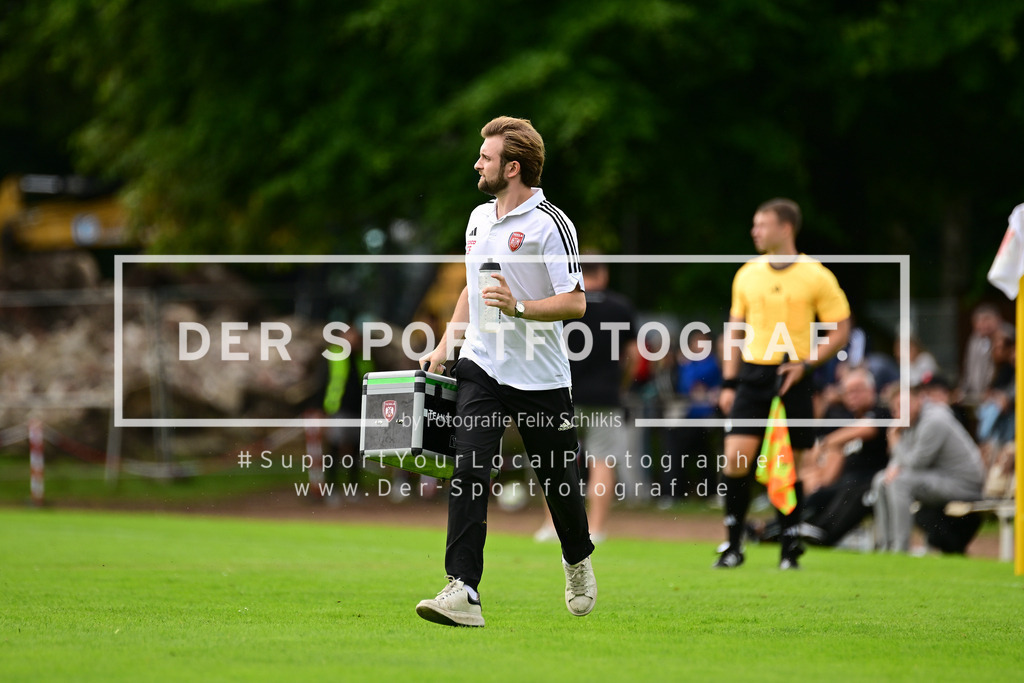 Fußball I Herren I Saison 2025-2026 I Oberliga I 1. Spieltag I HT16 - Nikola Tesla I 02471 | Der Sportfotograf. - Realized with Pictrs.com
