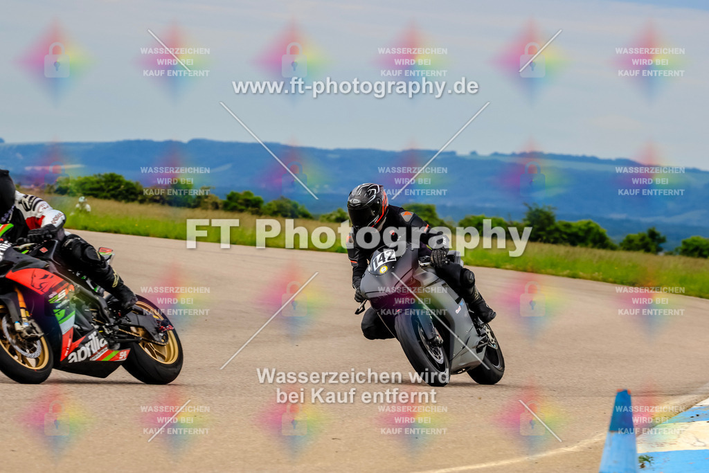 MotoTeam-2452 | Hier findet Ihr Bilder von Touristenfahrten auf der Nürburgring Nordschleife oder von anderen Veranstaltungen die ich besucht habe. Viel Spass beim Durch Schauen 