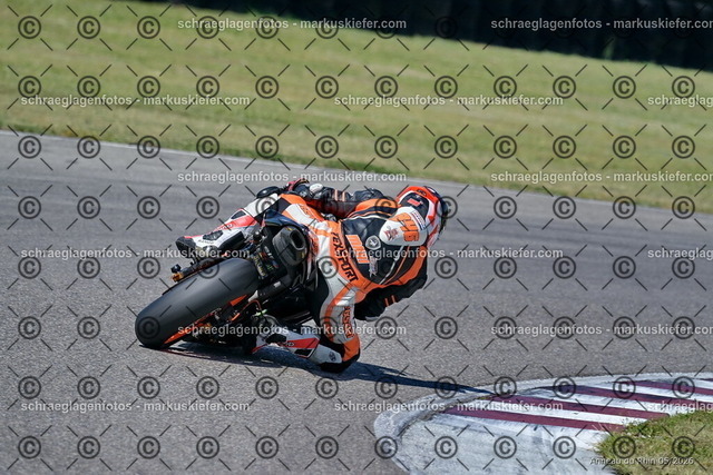 26BT01-1316 | markuskiefer.com - Realisiert mit Pictrs.com