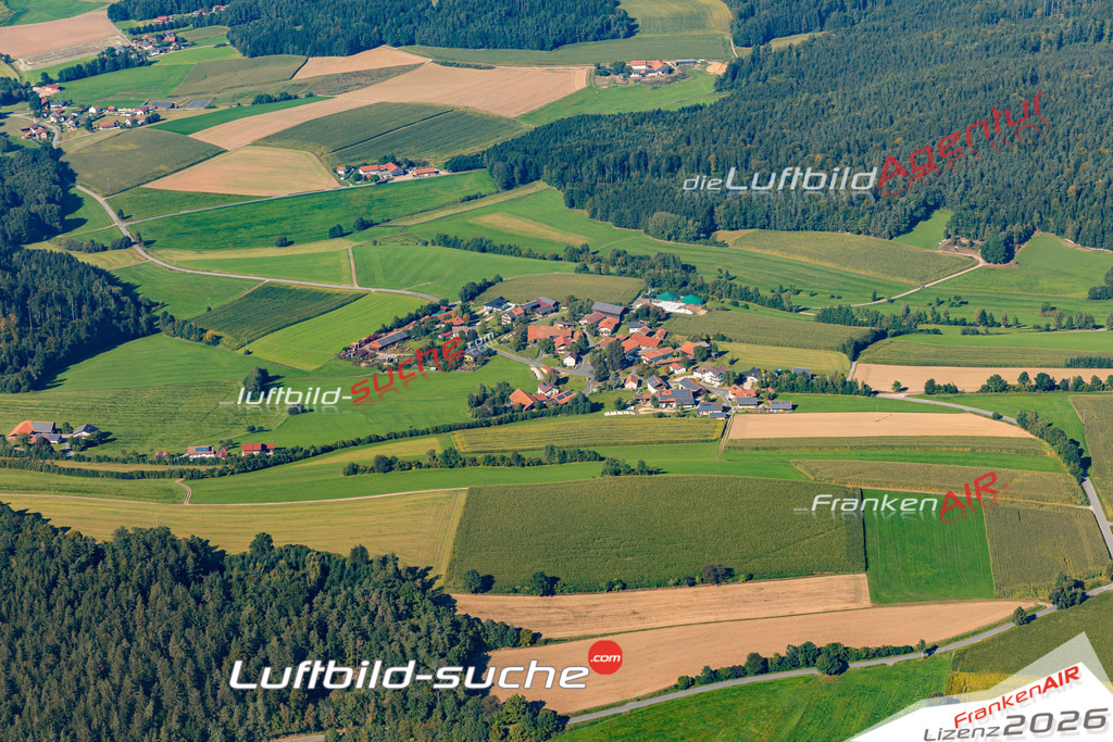 Aktuelles Luftbild von Tretting Arnschwang Kauf mit Lizenz / Bildrechten möglich- Die Luftaufnahme wurde 2021 mittels UL-Flugzeug erstellt ( keine Drohne ) - hochauflösende Kamera-Systeme von  Canon -Beste Qualität - Für grossformatige Ausdrucke geeignet. Die Geschenkidee !