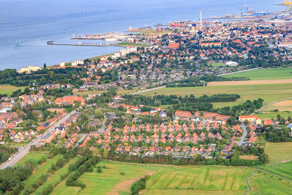 Luftbild: Storchenwiese bis Yachthafen von Nordosten im Ortsteil Döse in Cuxhaven im Bundesland Niedersachsen in Deutschland. Foto: IMG_70463.jpg vom 06.08.2014 durch Werner Riehm/FLY-FOTO.deAuflösung des Originals: 4227 x 2818 px