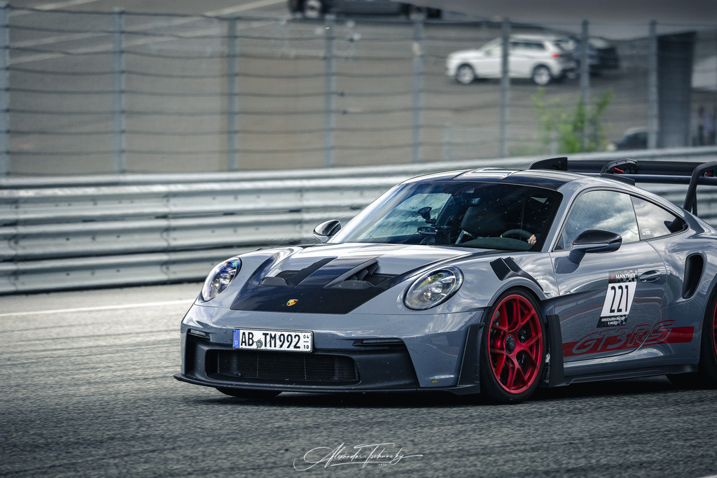 R6PZ2699 _Alexander Tschuncky | Entdecken Sie die faszinierende Welt von Alexander Tschuncky Arts: Kreative Fotografie, atemberaubende Automobilkunst und hochwertiger Bilderdruck. Lassen Sie sich inspirieren! - Realisiert mit Pictrs.com