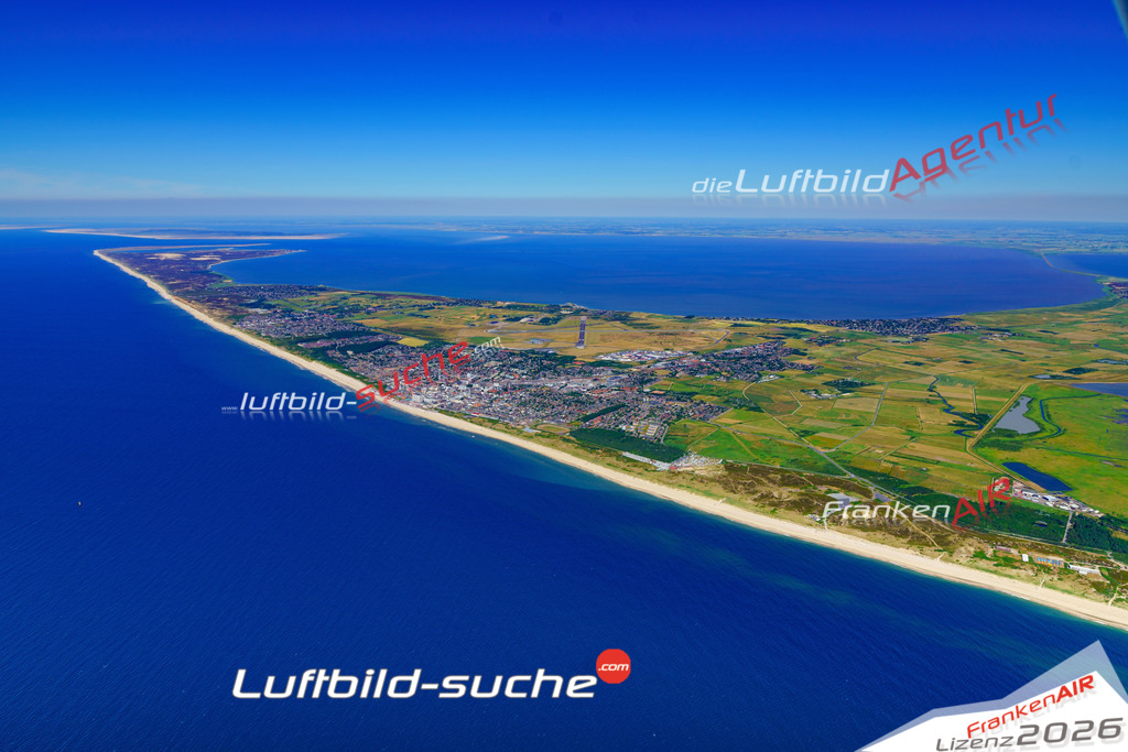Die Luftbildaufnahme Westerland - Sylt wurde 2018 mittels Flugzeug (keine Drohne) erstellt. Perfekte Schärfe und Druck- Auflösung- Garantiert!