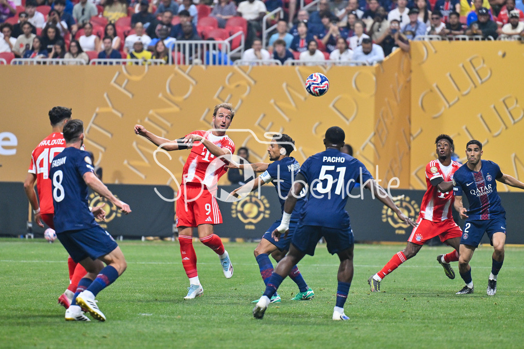 Paris Saint Germain - FC Bayern München | in dieser Szene setzt sich Harry KANE (FC Bayern Muenchen 9) gegen MARQUINHOS (Paris SG 5) durch / Zweikampf / duell / FIFA Club World Cup: Paris Saint Germain - FC Bayern Muenchen, Mercedes Benz Stadium am 05.07.2025 / NOT FOR SALE IN USA